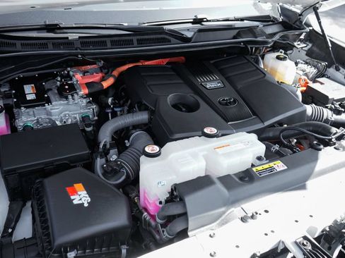 Used 2022 Toyota Tundra Limited AWD/4WD image 12