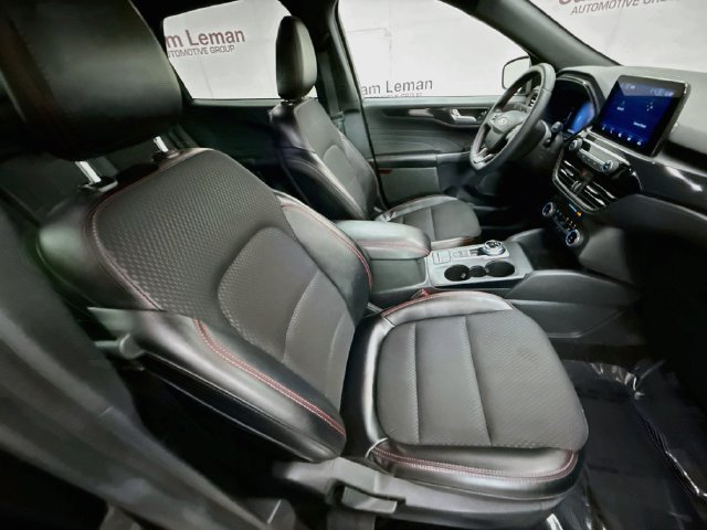 Used 2025 Ford Escape ST-Line AWD/4WD image 27