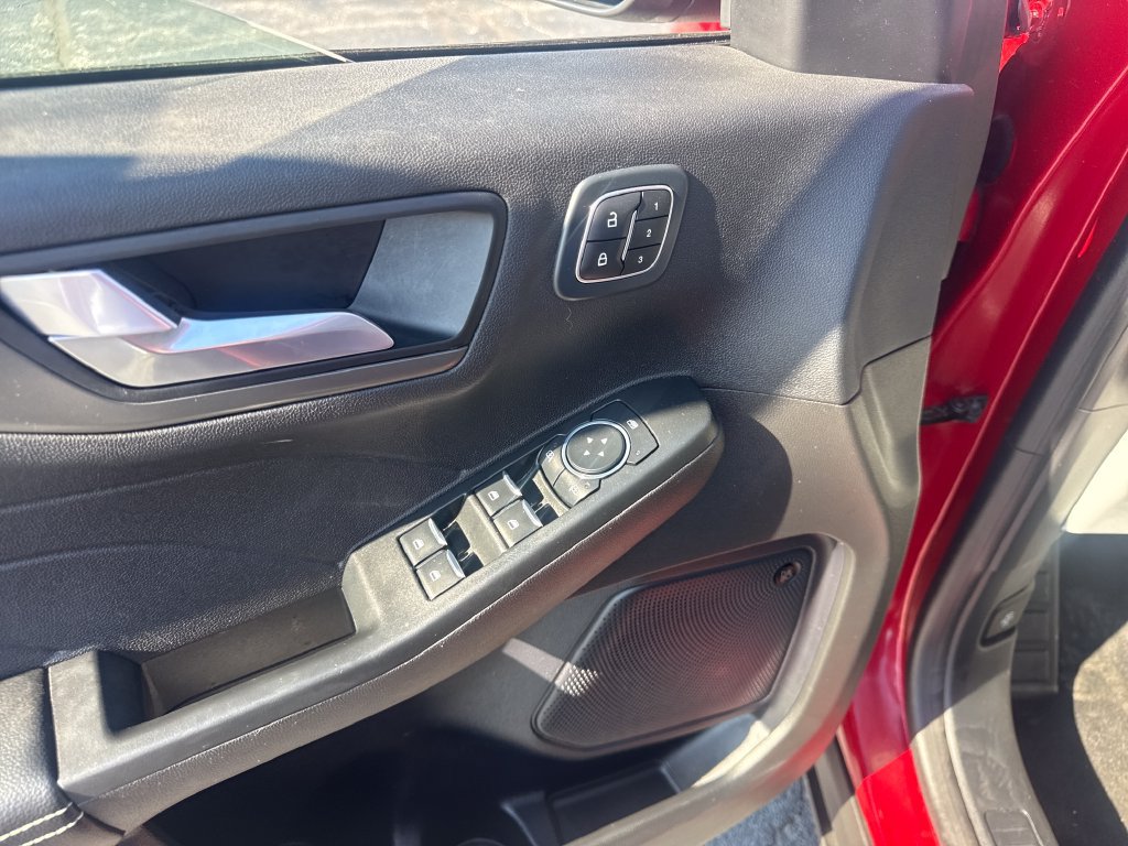 Used 2023 Ford Escape Active w/ Tech Pack #2 AWD/4WD image 28