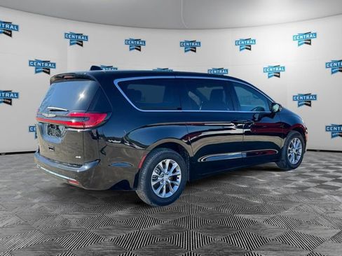 New 2026 Chrysler Pacifica Select AWD/4WD image 5