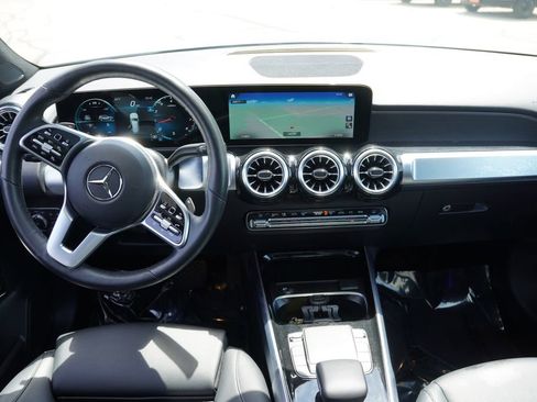 Used 2022 Mercedes-Benz GLB 250 4MATIC image 19