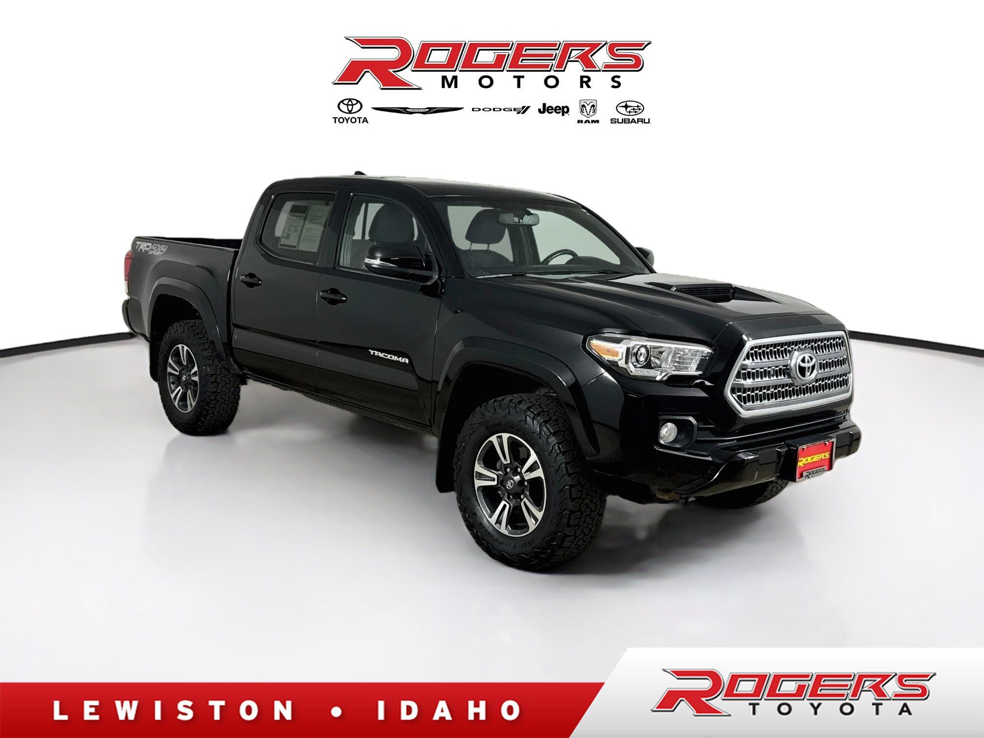 Used 2017 Toyota Tacoma TRD Sport AWD/4WD image 1