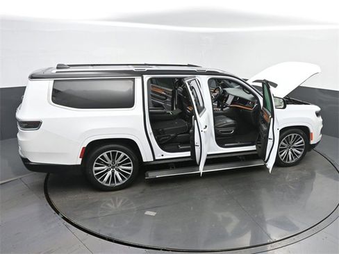 Used 2024 Jeep Grand Wagoneer L Series III image 67