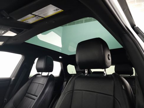 Used 2023 Land Rover Range Rover Evoque SE image 19