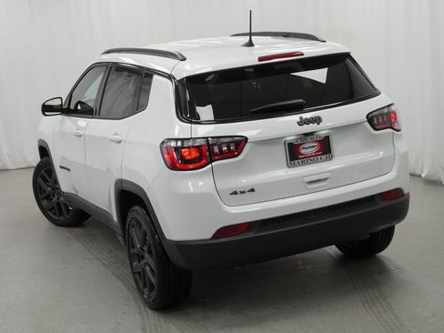 New 2026 Jeep Compass Latitude image 12