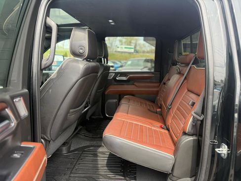 Used 2024 GMC Sierra 3500 Denali Ultimate AWD/4WD image 18