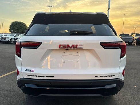 Used 2026 GMC Terrain Elevation w/ Elevation Premium Package AWD/4WD image 5