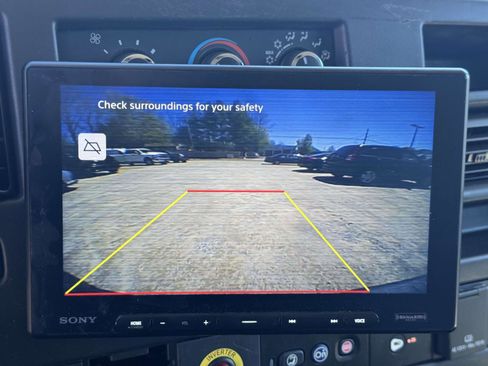 Used 2017 Chevrolet Express 2500 RWD image 25