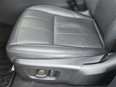 Used 2024 Land Rover Range Rover Evoque Dynamic SE image 31