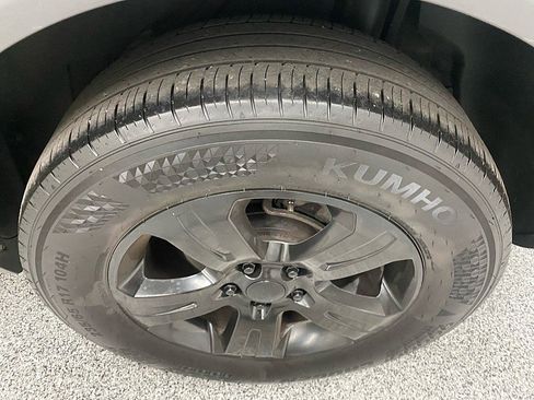 Used 2013 Chevrolet Captiva Sport LS image 20