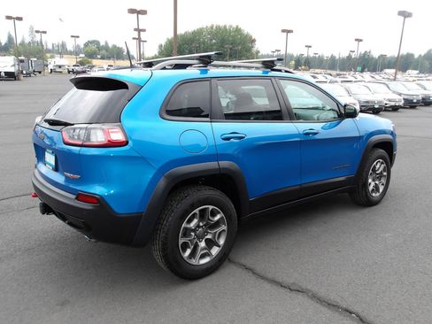 Used 2021 Jeep Cherokee Trailhawk w/ Sun, Sound & Nav Group AWD/4WD image 5