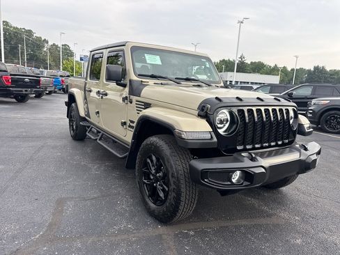 Used 2022 Jeep Gladiator Sport AWD/4WD image 4