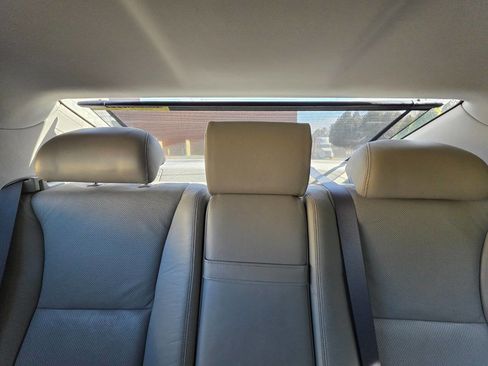 Used 2012 Lexus LS 460 image 32