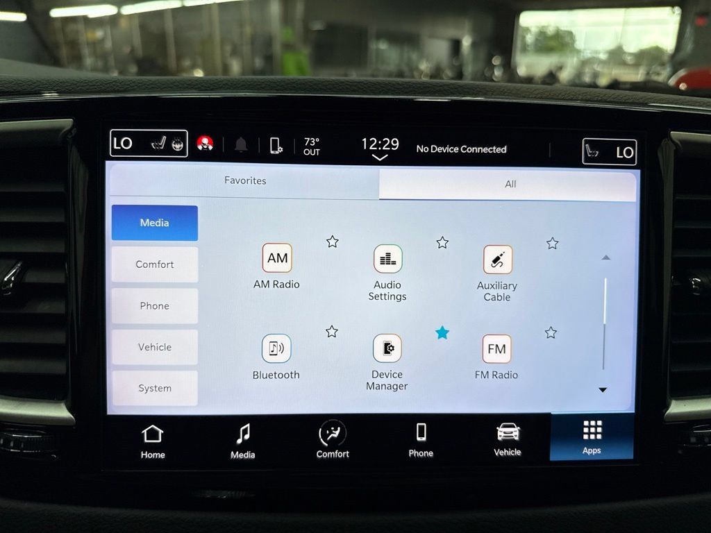 Used 2024 Chrysler Pacifica Touring-L FWD image 24