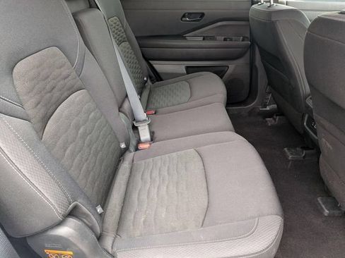 Used 2025 Nissan Pathfinder SV FWD image 25