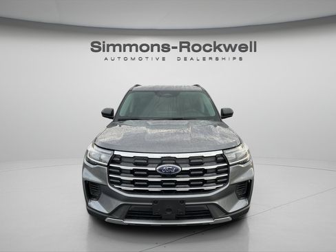 Used 2026 Ford Explorer Active AWD/4WD image 8