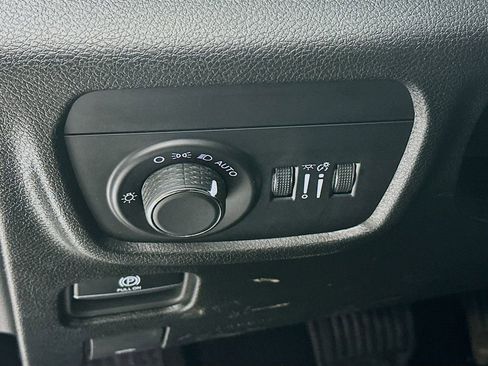 Certified 2024 Jeep Grand Cherokee Altitude image 16