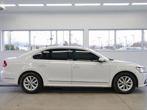 Used 2016 Volkswagen Passat 1.8T S image 7