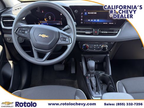 Used 2025 Chevrolet TrailBlazer LT FWD image 14