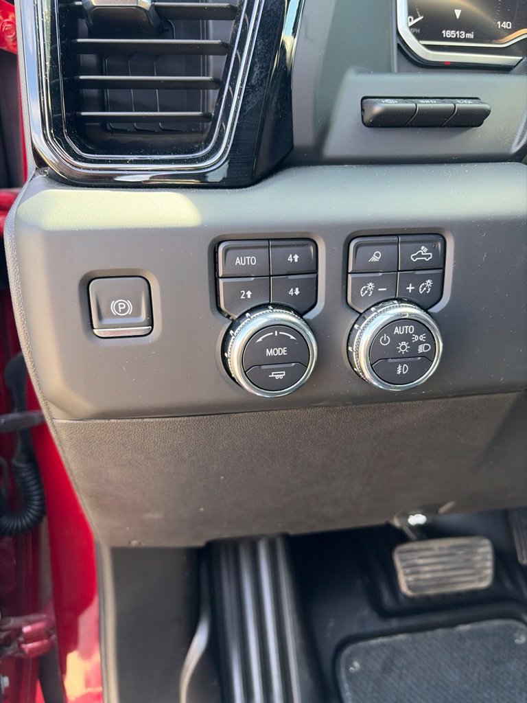 Used 2024 GMC Sierra 2500 AT4 w/ AT4 Premium Plus Package AWD/4WD image 14