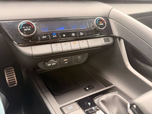 Used 2025 Hyundai Elantra Sport FWD image 25
