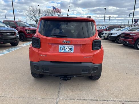 Used 2016 Jeep Renegade Sport w/ Power & Air Group image 4