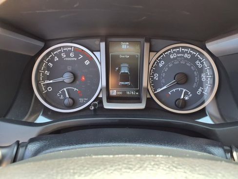 Used 2022 Toyota Tacoma SR5 image 21