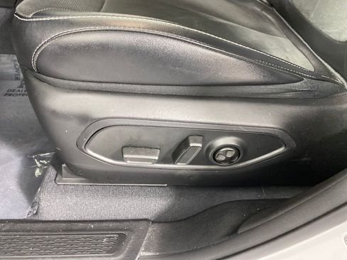 Used 2023 Jeep Grand Cherokee Altitude image 8