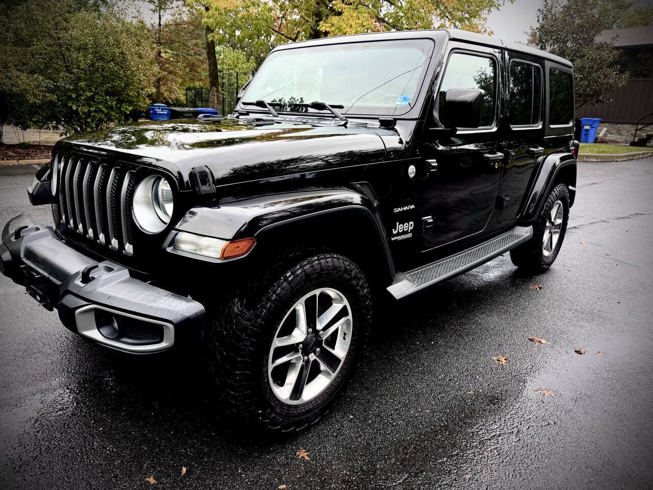 Used 2018 Jeep Wrangler Unlimited Sahara w/ Cold Weather Group AWD/4WD image 39