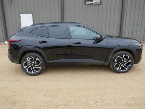 New 2026 Chevrolet Trax RS w/ Sunroof Package image 2