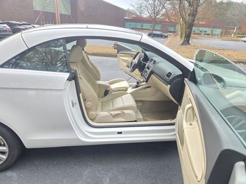 Used 2008 Volkswagen Eos 2.0T FWD image 8
