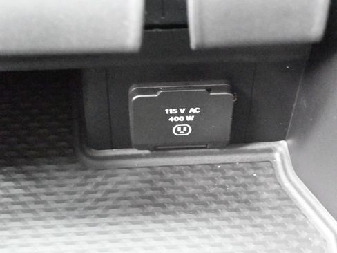 New 2026 RAM 2500 Laramie w/ Night Edition AWD/4WD image 9
