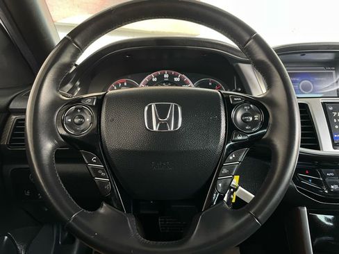 Used 2017 Honda Accord Sport image 24