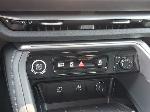 Certified 2025 Audi Q5 Premium w/ Convenience Package AWD/4WD image 16