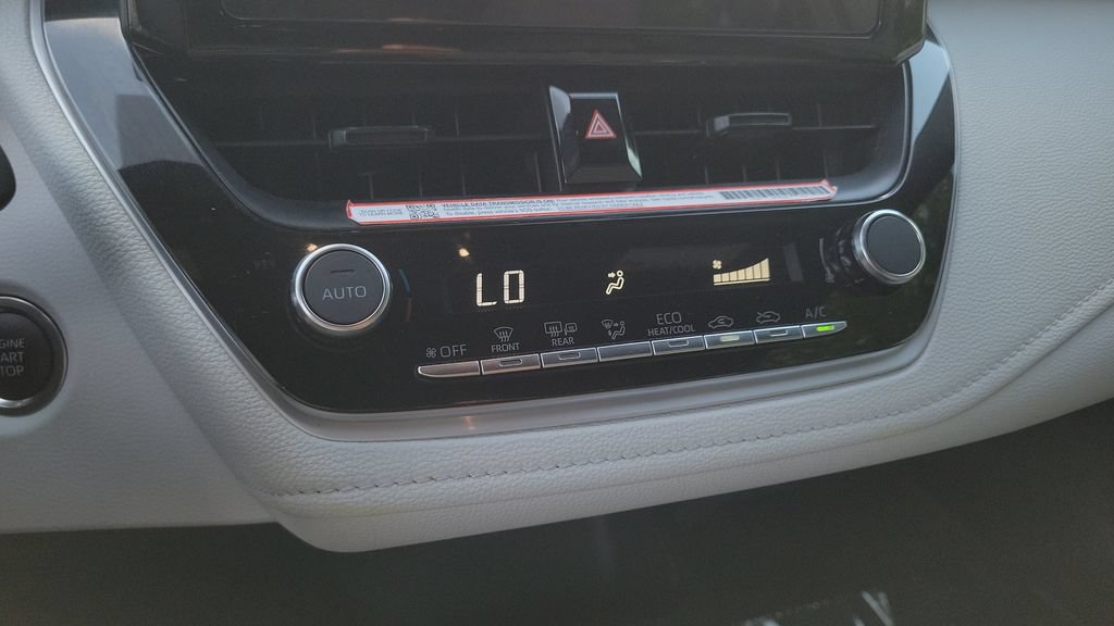Certified 2025 Toyota Corolla SE FWD image 15