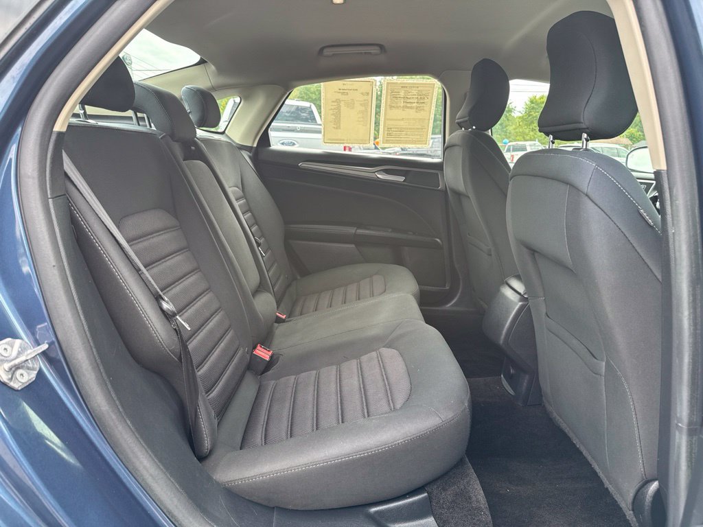Used 2018 Ford Fusion SE FWD image 12