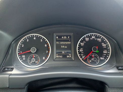 Used 2015 Volkswagen Tiguan S image 10