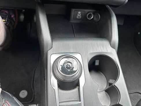 Used 2025 Ford Escape ST-Line Select AWD/4WD image 35
