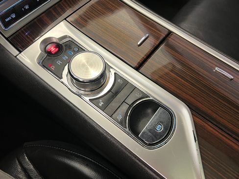 Used 2013 Jaguar XF 3.0 image 19