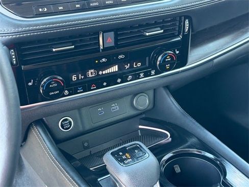 Used 2023 Nissan Rogue Platinum w/ Platinum Premium Package image 22