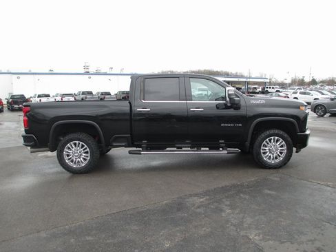 Used 2020 Chevrolet Silverado 2500 High Country w/ Technology Package image 6