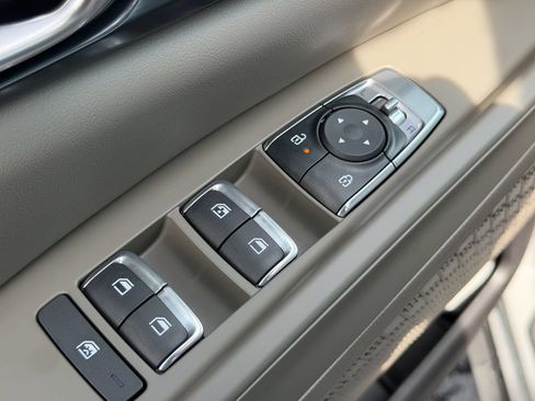 New 2027 Kia Carnival LX FWD image 22