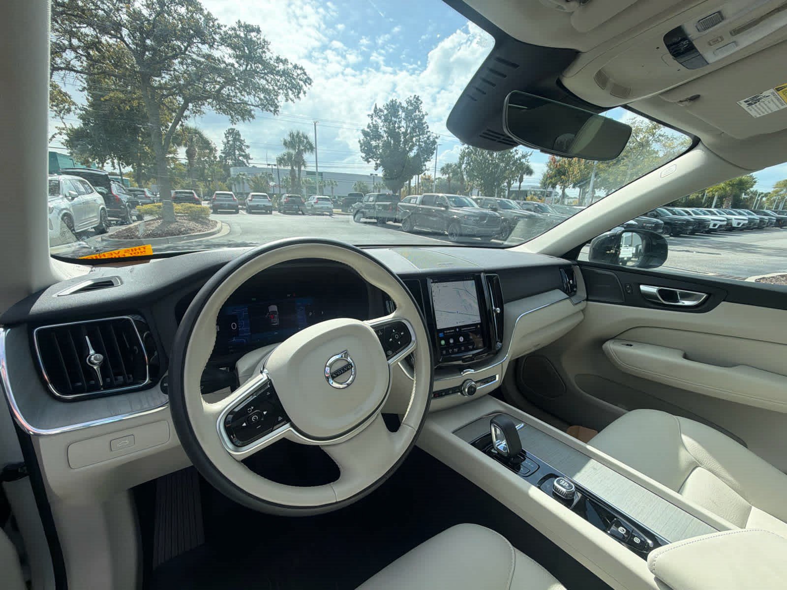 Used 2024 Volvo XC60 B5 Plus w/ Climate Package AWD/4WD image 28
