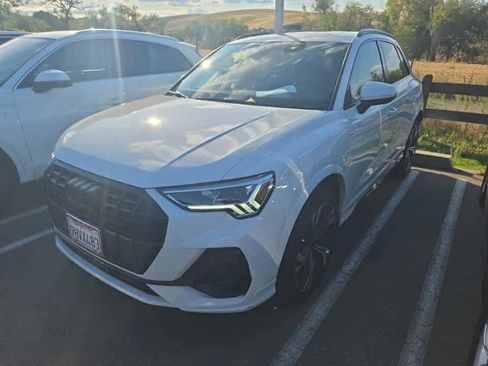 Used 2023 Audi Q3 2.0T Premium Plus w/ Premium Plus Package AWD/4WD image 2
