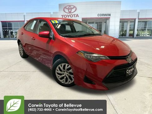 Used 2017 Toyota Corolla LE image 1