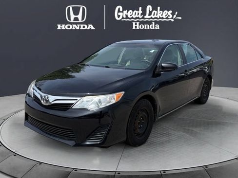 Used 2012 Toyota Camry LE FWD image 2