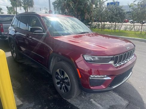 Used 2024 Jeep Grand Cherokee Limited 4xe image 3