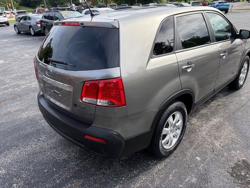 Used 2013 Kia Sorento LX FWD image 5