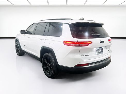 Used 2022 Jeep Grand Cherokee L Limited w/ Black Appearance Package AWD/4WD image 6