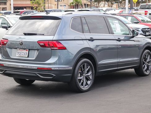 Used 2022 Volkswagen Tiguan SE FWD image 5